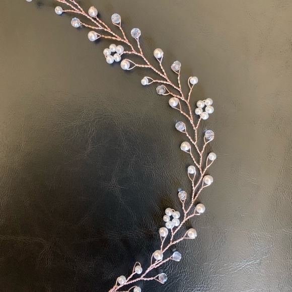 Rose gold vine hair piece with pearl accents - Picture 2 of 2